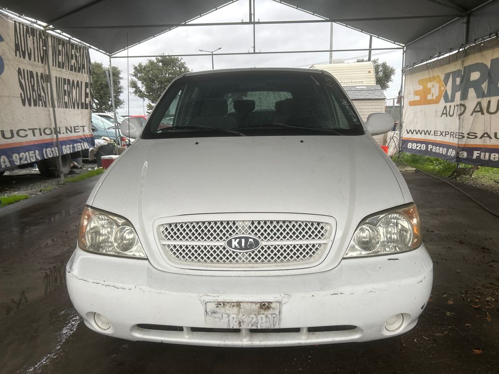 2004 Kia Sedona 5