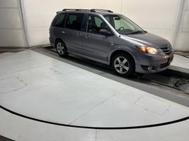 2004 Mazda MPV