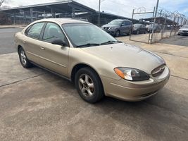 2000 Ford Taurus