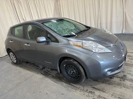 2015 NISSAN LEAF