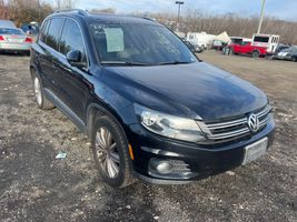 2012 VOLKSWAGEN Tiguan