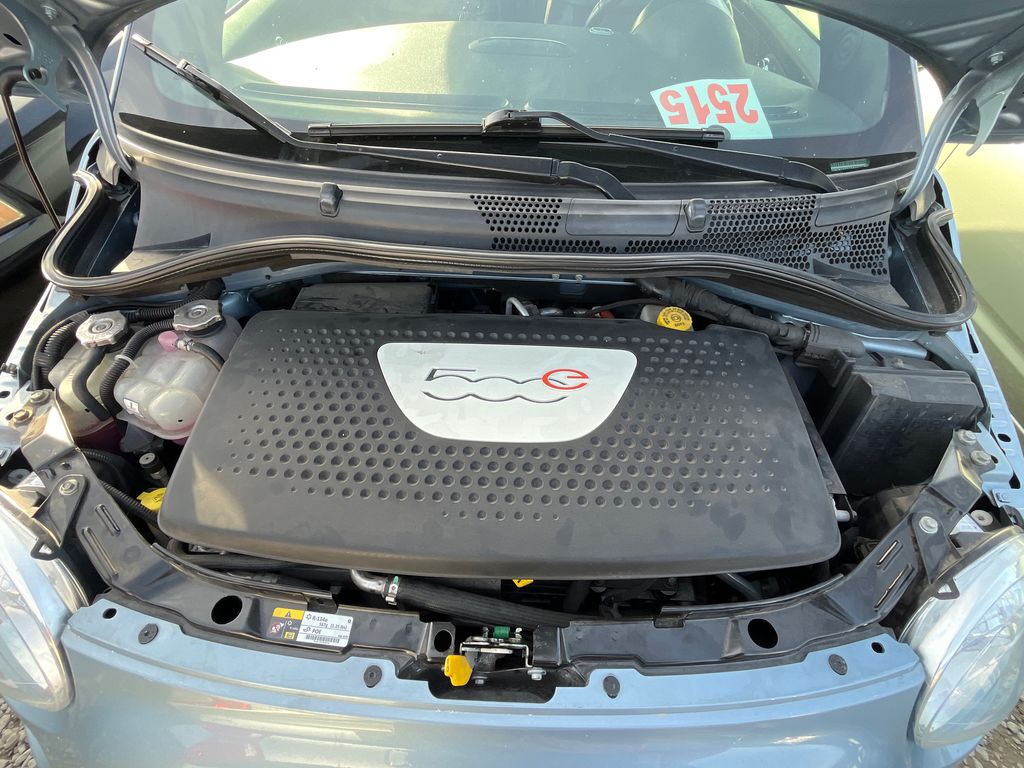 2015 FIAT 500 9