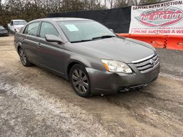 2005 Toyota Avalon