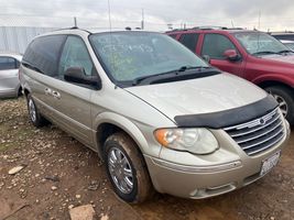 2005 Chrysler Town & Country