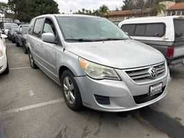 2010 VOLKSWAGEN Routan