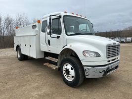 2012 FREIGHTLINER M2106