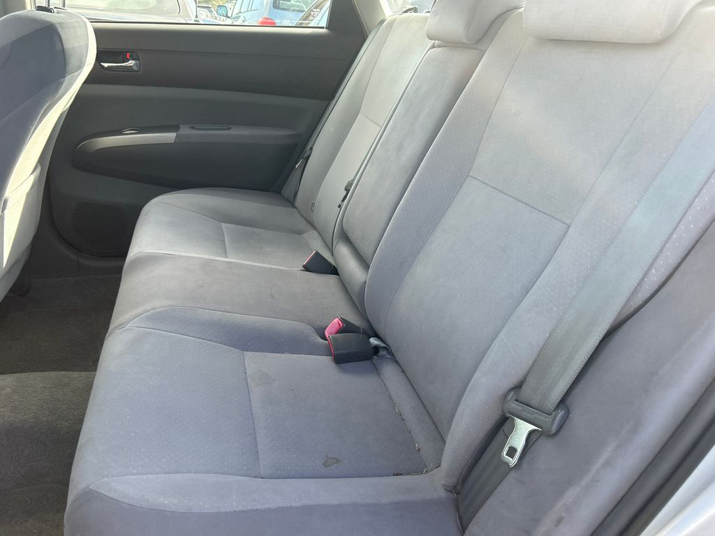 2004 Toyota Prius 8