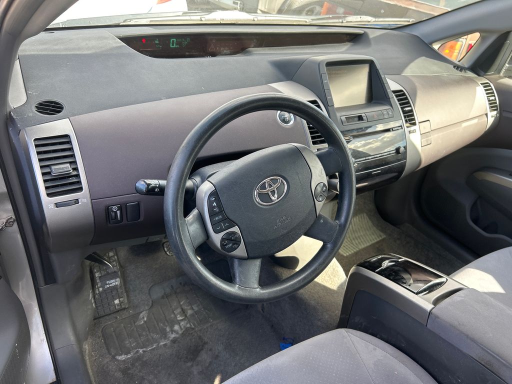2004 Toyota Prius 10