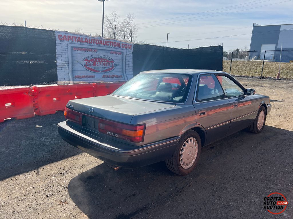 1991 Lexus ES 250 3
