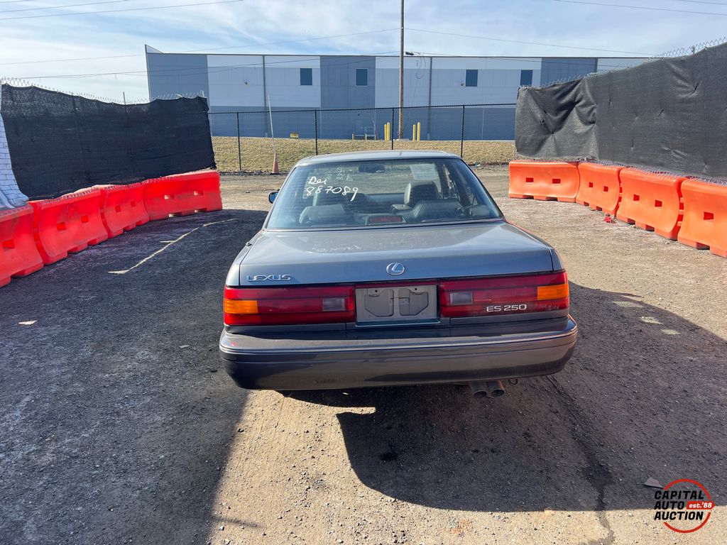 1991 Lexus ES 250 6