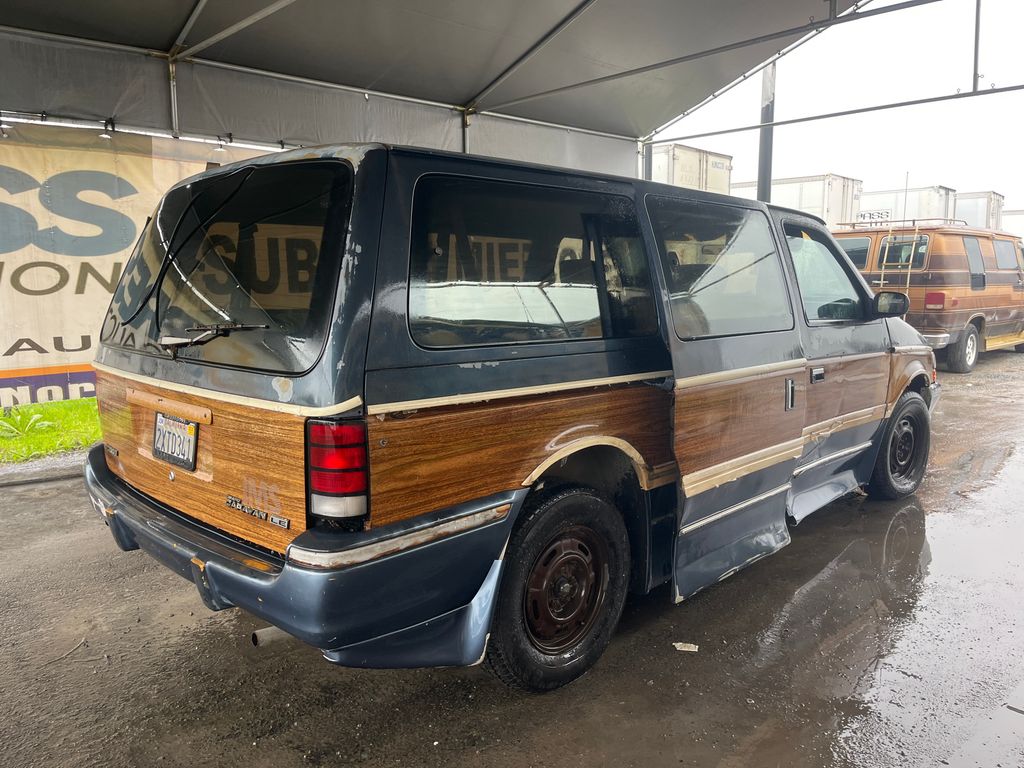 1991 Dodge Grand Caravan 3