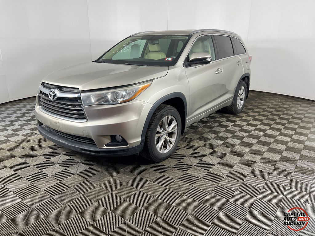 2015 TOYOTA HIGHLANDER 1
