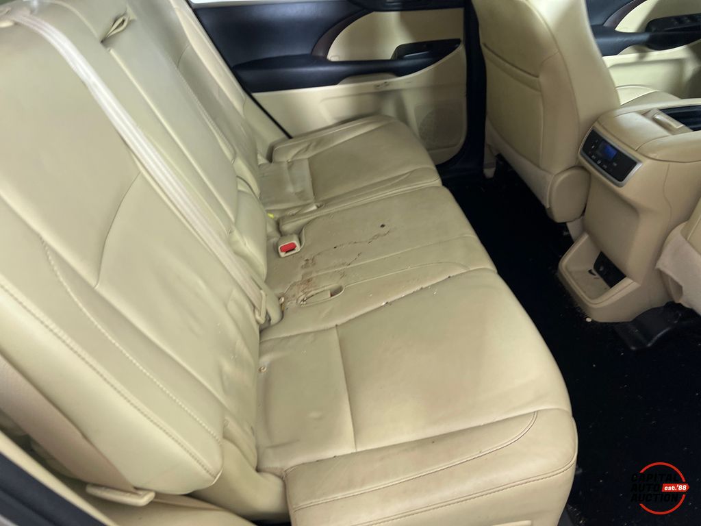 2015 TOYOTA HIGHLANDER 8