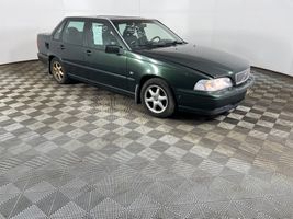 2000 Volvo S70