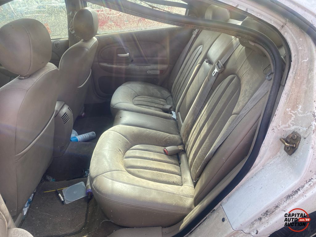 2001 Chrysler 300M 8
