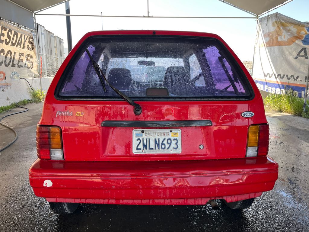 1991 Ford Festiva 6