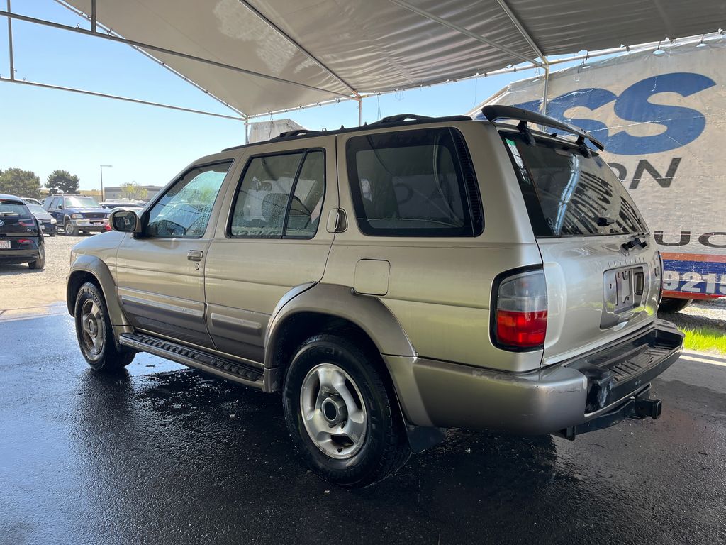 1997 Infiniti QX4 2