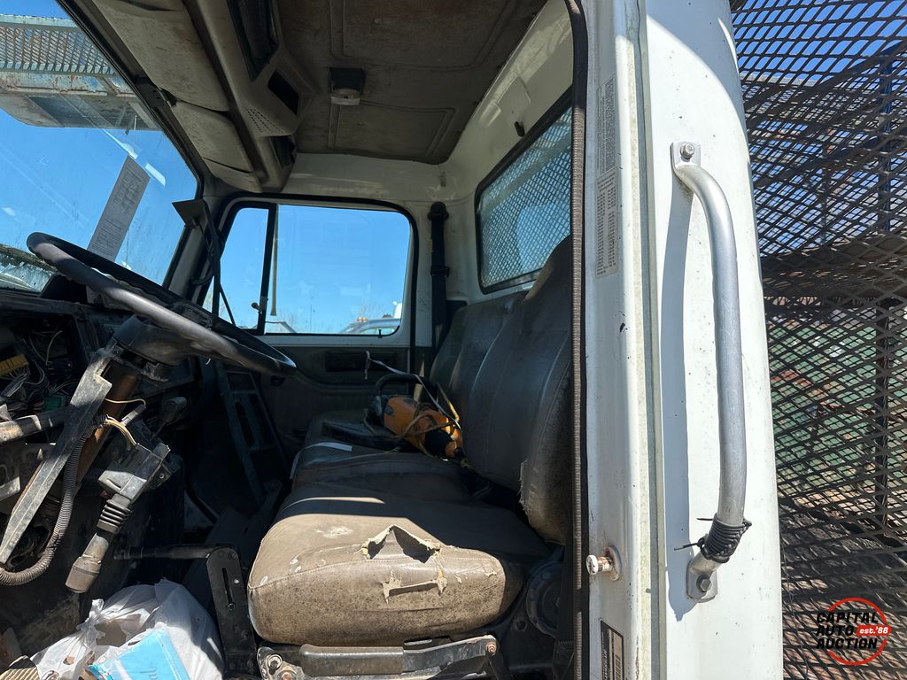 1999 INTERNATIONAL 4700 7