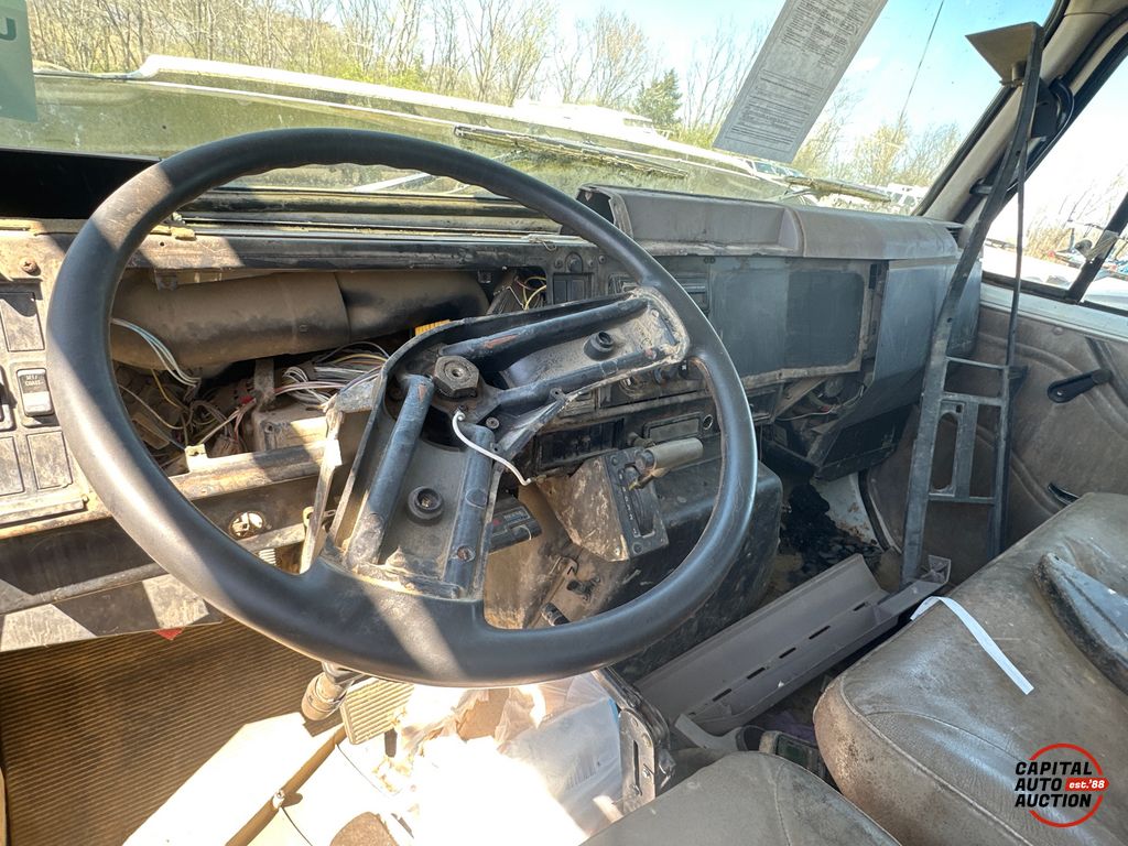 1999 INTERNATIONAL 4700 9