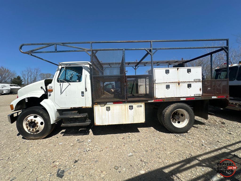 1999 INTERNATIONAL 4700 11