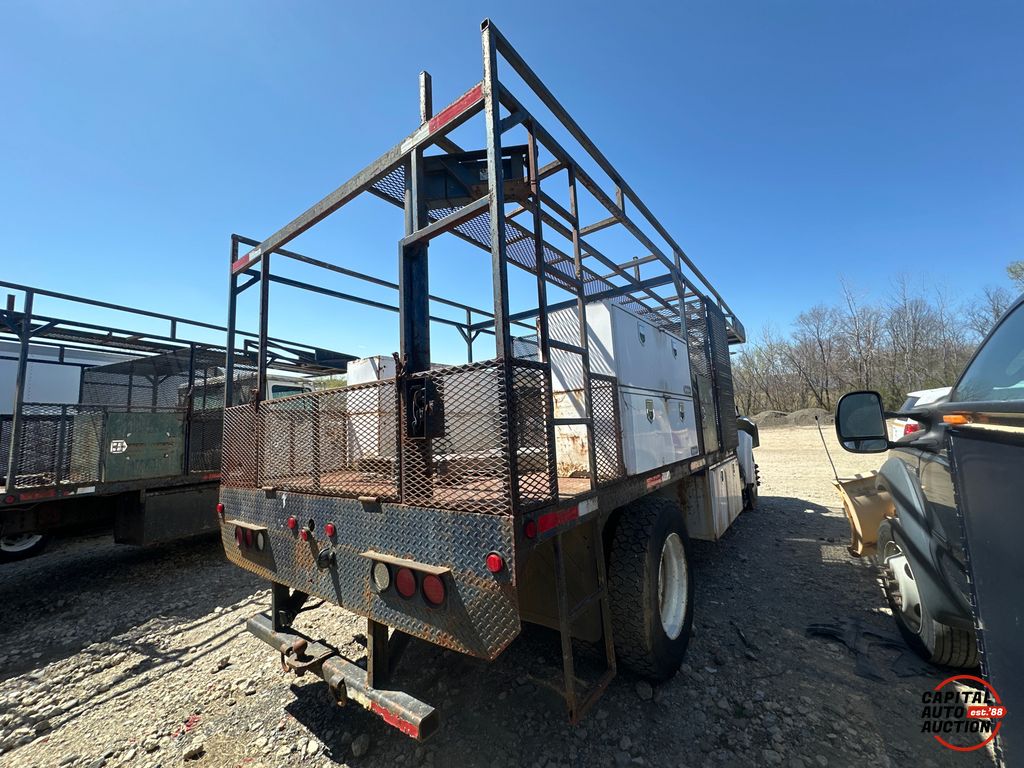 1999 INTERNATIONAL 4700 3
