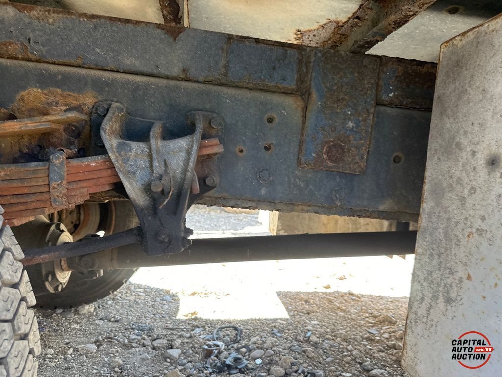 1999 INTERNATIONAL 4700 14