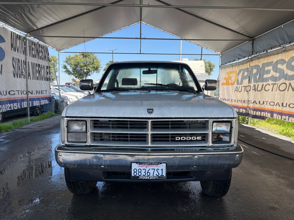 1990 Dodge Dakota 5
