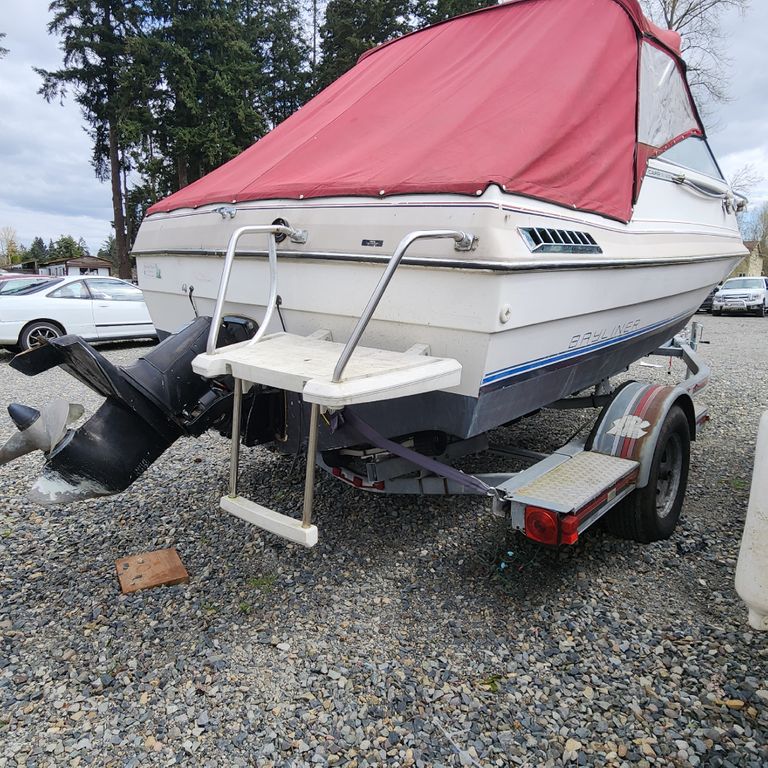 1984 BAYLINER CAPRI CUDDY 2
