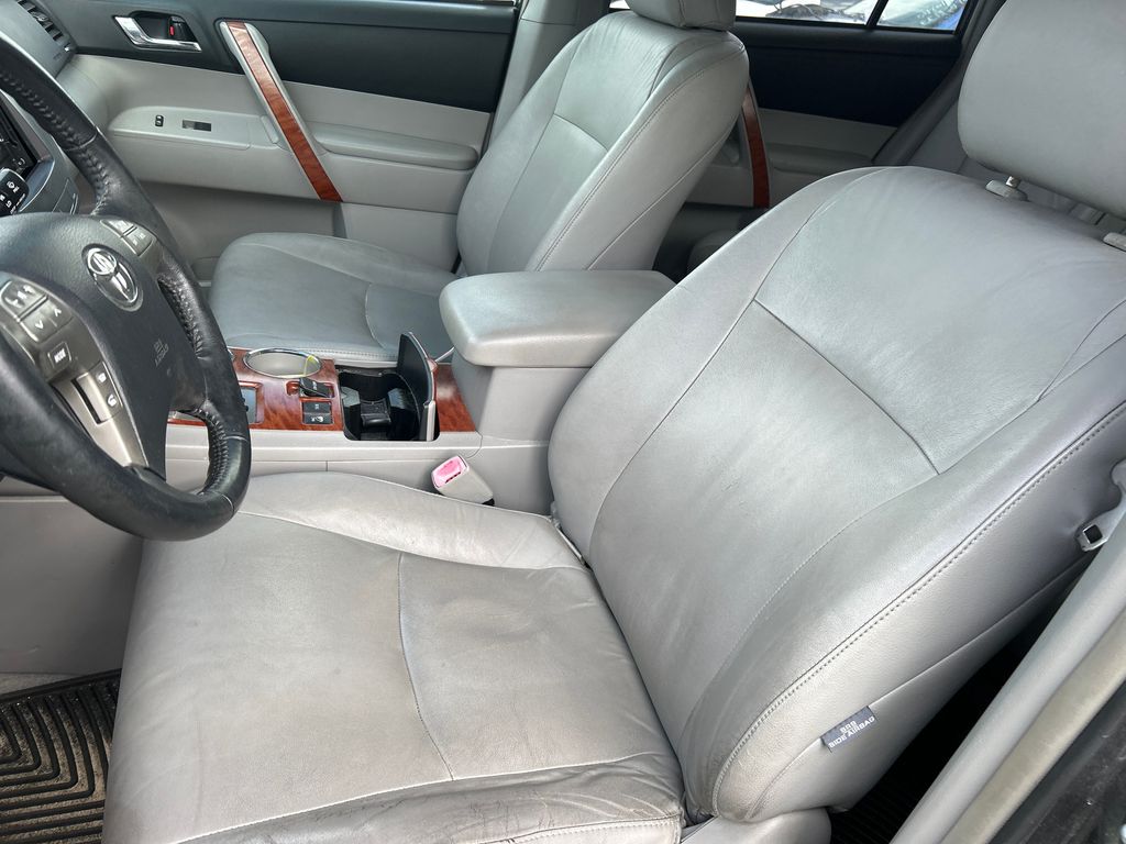 2008 Toyota HIGHLANDER 7