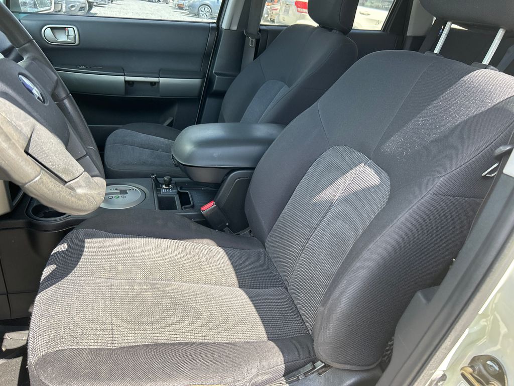 2004 Mitsubishi Endeavor 7