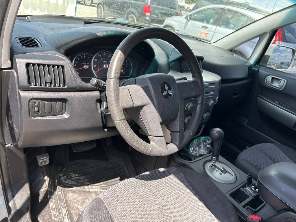 2004 Mitsubishi Endeavor 10