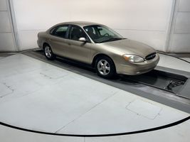 2000 Ford Taurus
