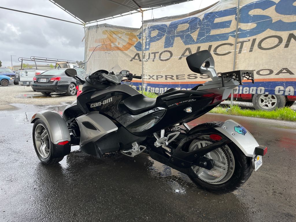2010 CAN-AM Spyder 2
