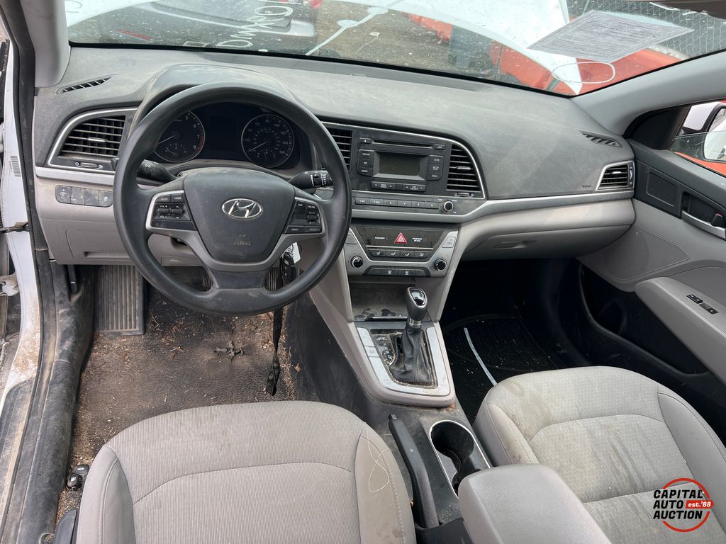 2017 Hyundai Elantra 10