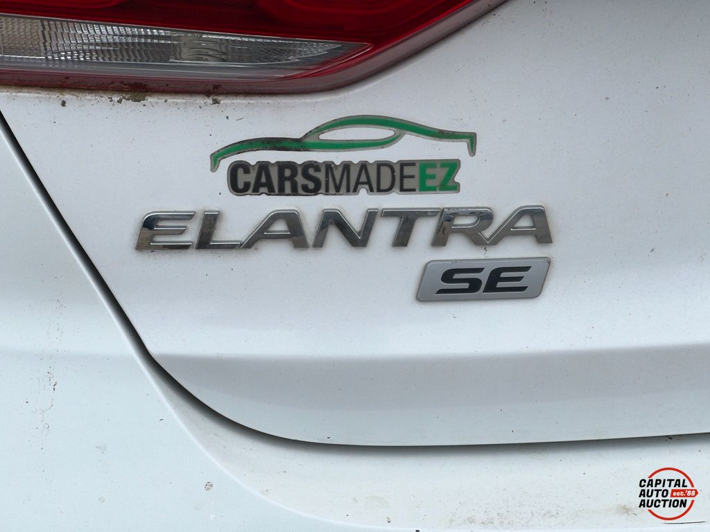 2017 Hyundai Elantra 11
