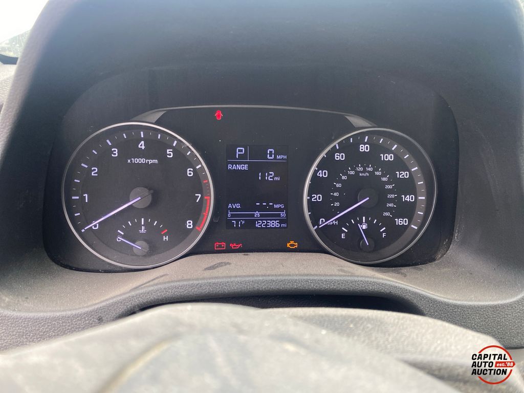 2017 Hyundai Elantra 12