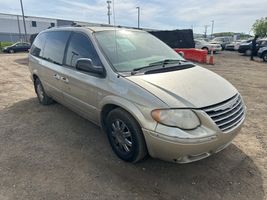 2005 Chrysler Town & Country
