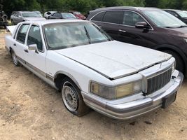 1990 Lincoln Town Car