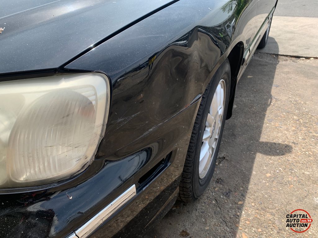 2005 Hyundai XG350 12