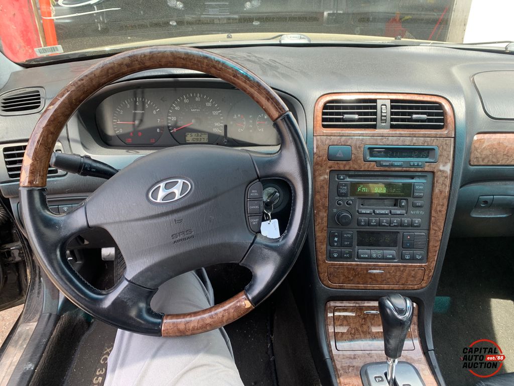 2005 Hyundai XG350 10