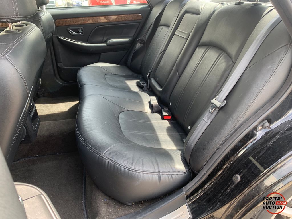 2005 Hyundai XG350 8