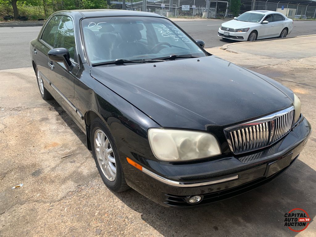 2005 Hyundai XG350 0
