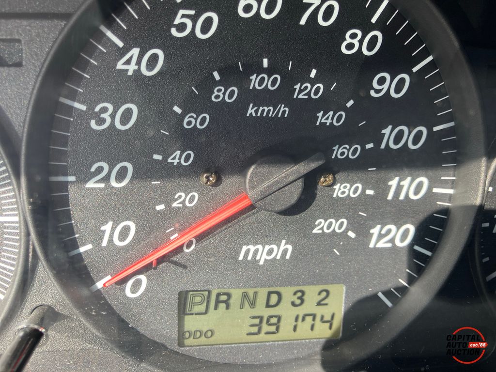 2003 Mazda MPV 4