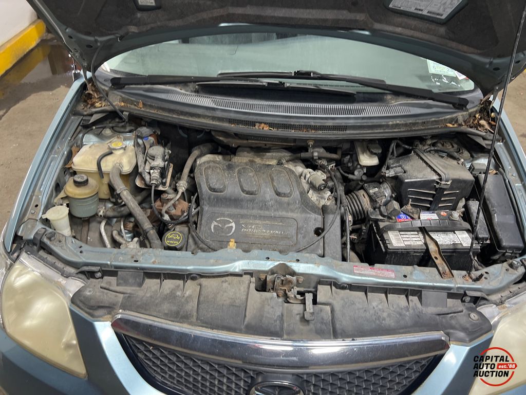 2003 Mazda MPV 9