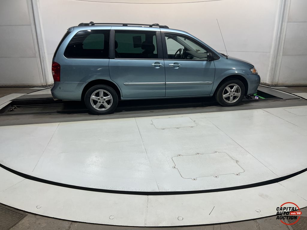 2003 Mazda MPV 13