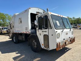2006 Crane Carrier Low Entry