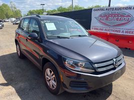 2016 VOLKSWAGEN Tiguan