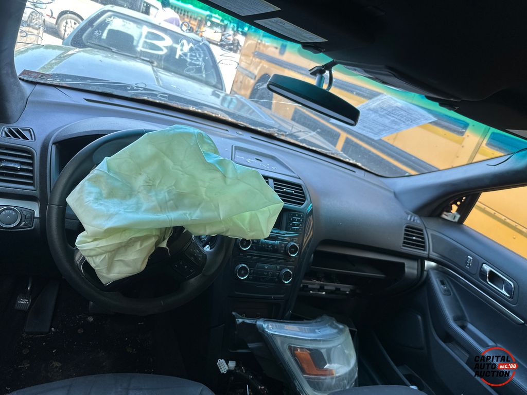 2016 Ford Explorer 10