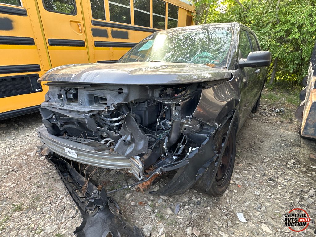 2016 Ford Explorer 1