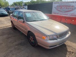 2000 Volvo S70